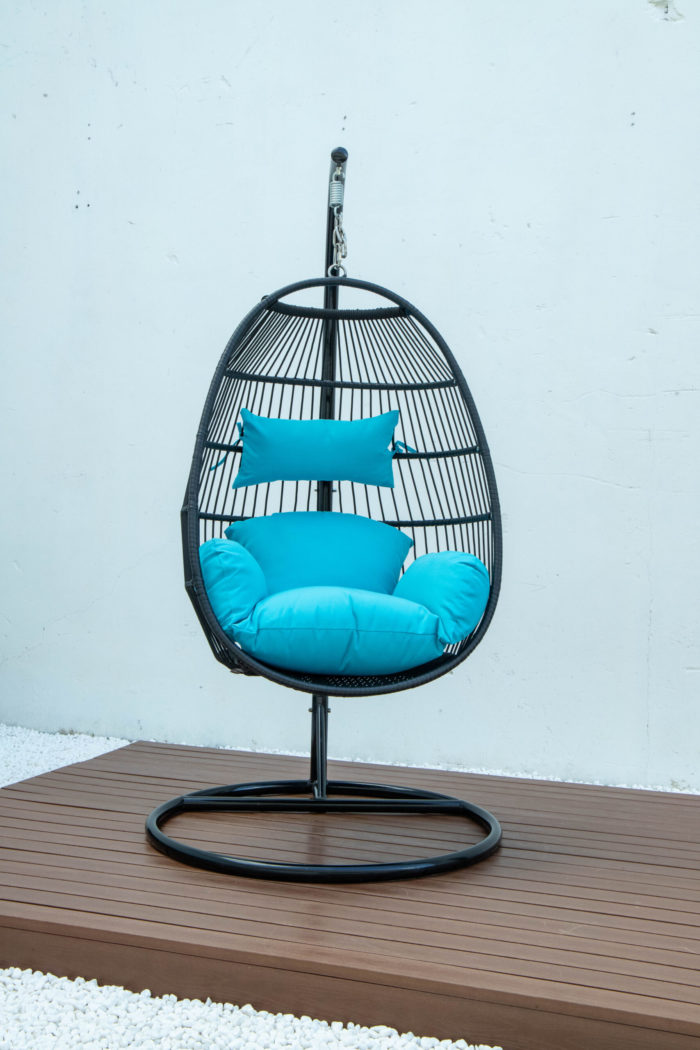 Single folding swing with blue cushion