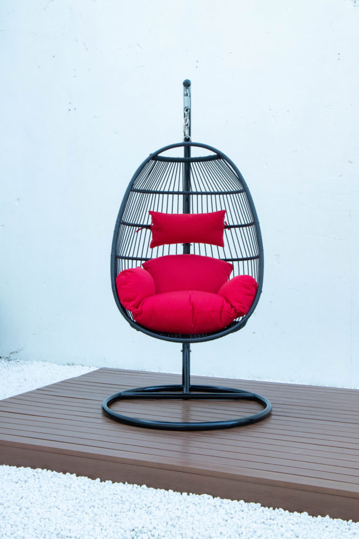 Single folding swing with red cushion